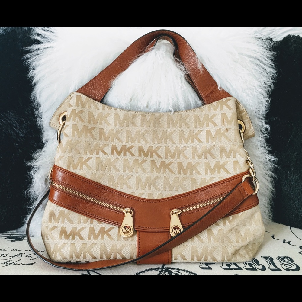 MICHAEL KORS (EUC!) SIG CANVAS/BROWN LEATHER